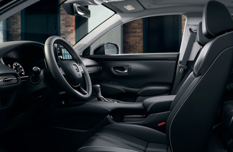2024 Honda HR-V steering wheel and dashboard 